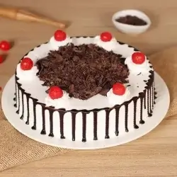 Black Forest Drip Cake Half Kgs