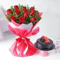 Rich Chocolate Cake Half Kgs with 6 Red Roses Bunch