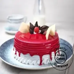 Half Kg Strawberry Cake - Premium Bakery