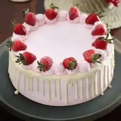 Exquisite Strawberry Cake Half Kgs