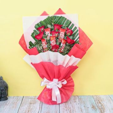 7 Roses with 5 Kitkat Bouquet