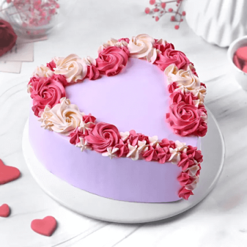 Charisma Strawberry Heart Shaped Cake Half Kg