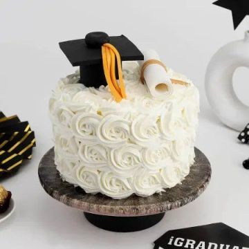 Delicious Graduation Cake 1 Kg