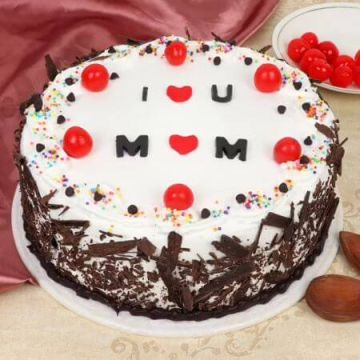 Delicious I Love Mom Cake