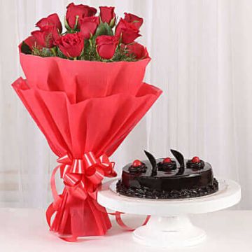 Eggless Chocolate Truffle Cake Half Kgs with 6 Red Roses Bunch