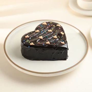 Eggless Heartilicious Choco Truffle Cake Half Kg