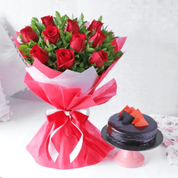 Eggless Rich Chocolate Cake Half Kgs with 6 Red Roses Bunch