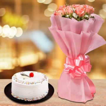 Eggless Tempting Vanilla Cake Half Kgs with 6 Pink Roses Bunch
