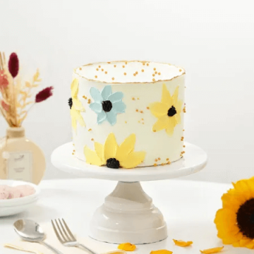 Euphoria Pineapple Cake Half Kg