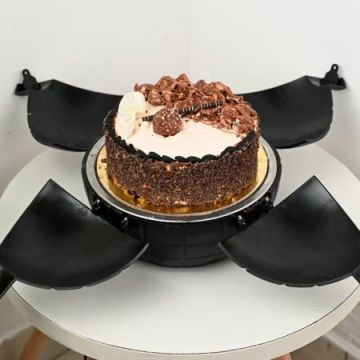 Ferrero Delight Explosion Bomb Cake Half Kg