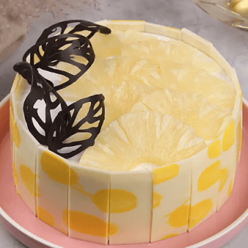 Glimmery Pineapple Delight Cake Half Kg