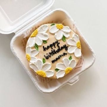 Eggless Gorgeous Bento Cake