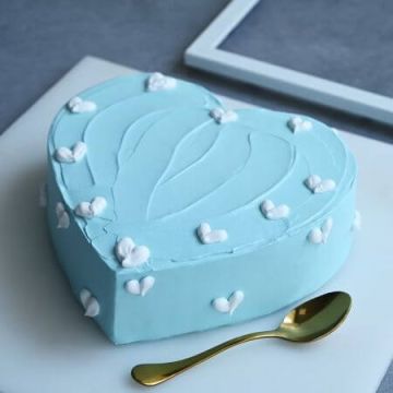 Heart Shaped Pineapple Pastel Cream Cake