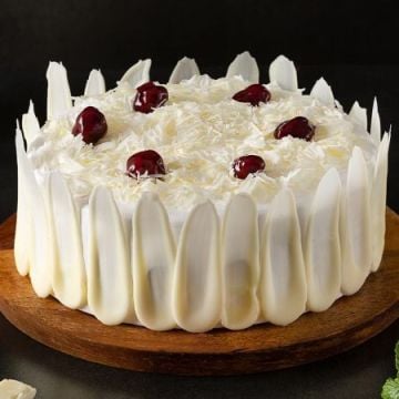 Magnificent White Forest Cake Half Kg