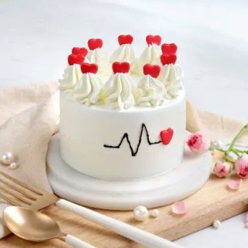 Sumptuous Mini Cream Cake