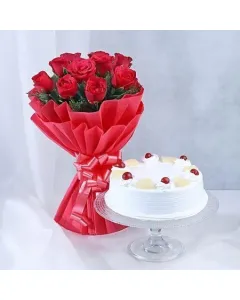 Pineapple Cake Half Kg with 6 Roses