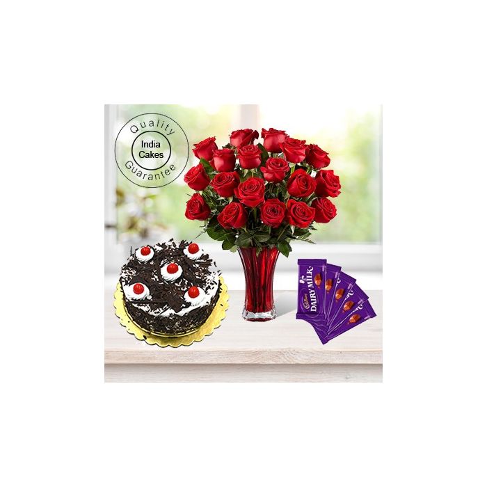 Eggless Black Forest Cake 1 Kg with 6 Red Roses Bunch and 5 Chocolates