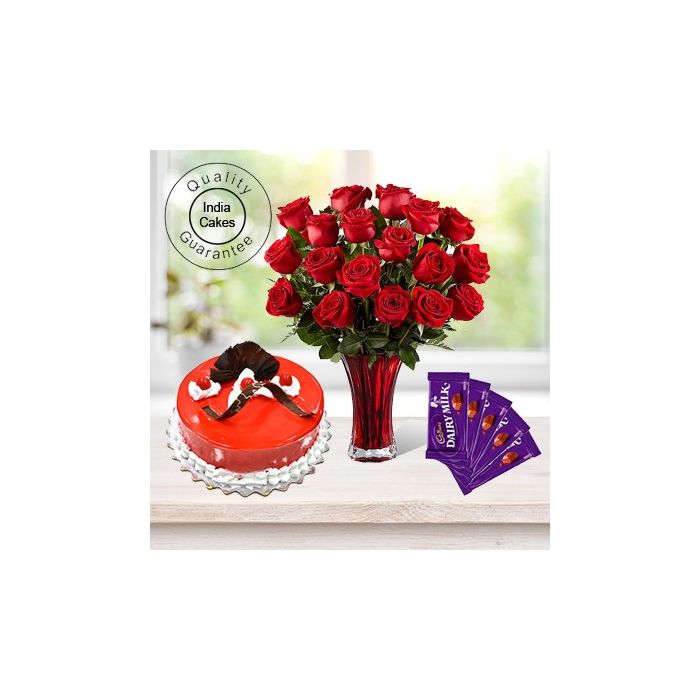 Half Kg Strawberry Cake-6 Red Roses Bunch-5Chocolates Half Kg Strawberry Cake-6 Red Roses Bunch-5Chocolates