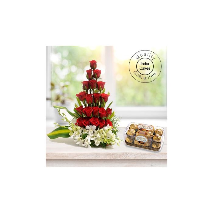 Cute Red Roses Arragement with Ferre Rocher Chocolates Cute Red Roses Arragement with Ferre Rocher Chocolates