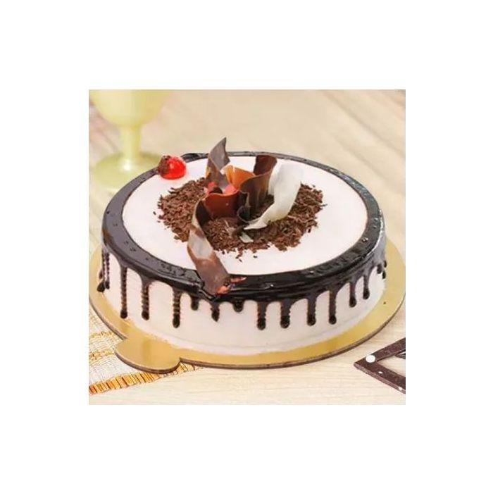 Eggless Delectable Black Forest Cake Half Kg