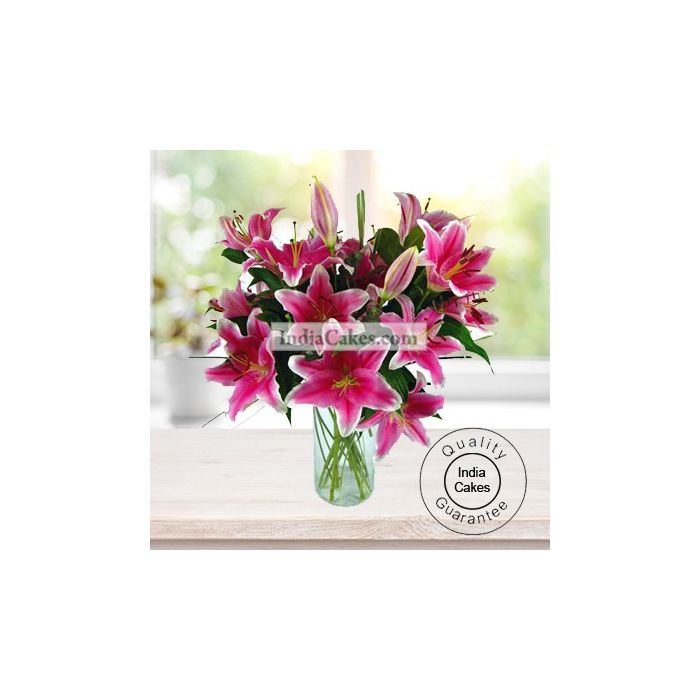 5 MULTIBUDS ORIENTAL LILLIUMS WITH A GLASS VASE 5 MULTIBUDS ORIENTAL LILLIUMS WITH A GLASS VASE