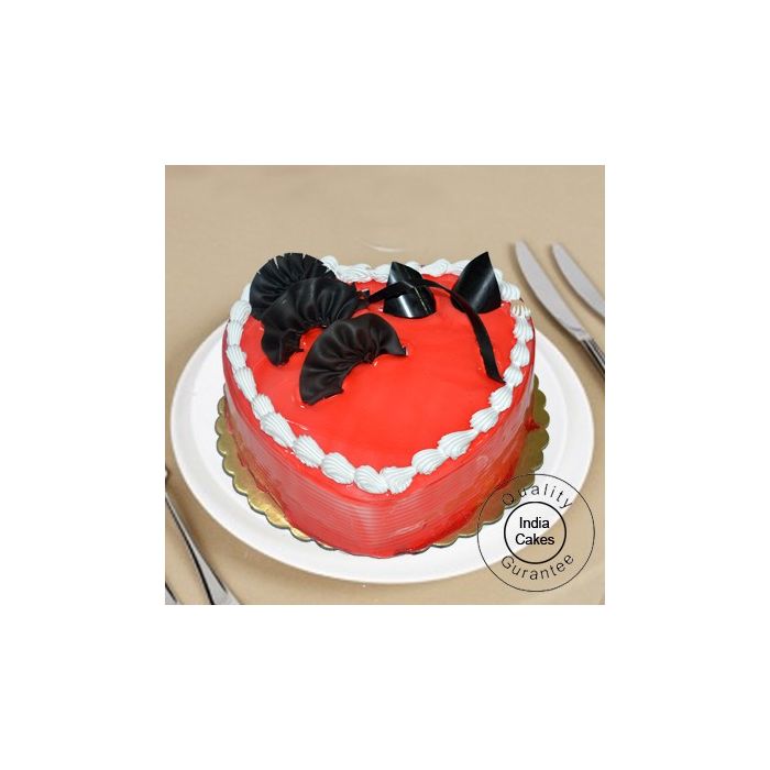 Eggless Strawberry Cake 1 Kg Heart Shaped Eggless Strawberry Cake 1 Kg Heart Shaped