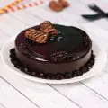 Enticing Kitkat Cake Half Kg thumbnail