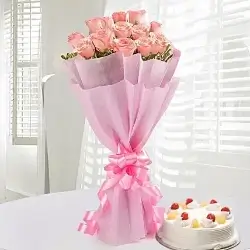 Pineapple Cake Half Kgs with 6 Pink Roses Bunch